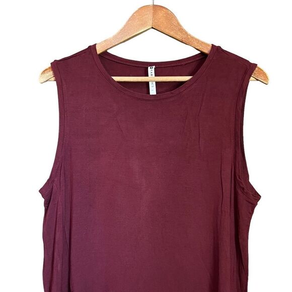 3 for $30! Fabletics tank top with slit detail - Picture 3 of 7